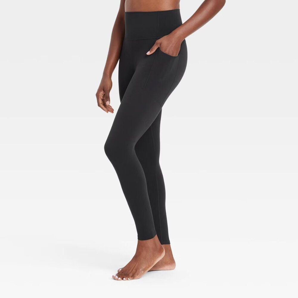 High Rise 7/8 black leggings with pockets